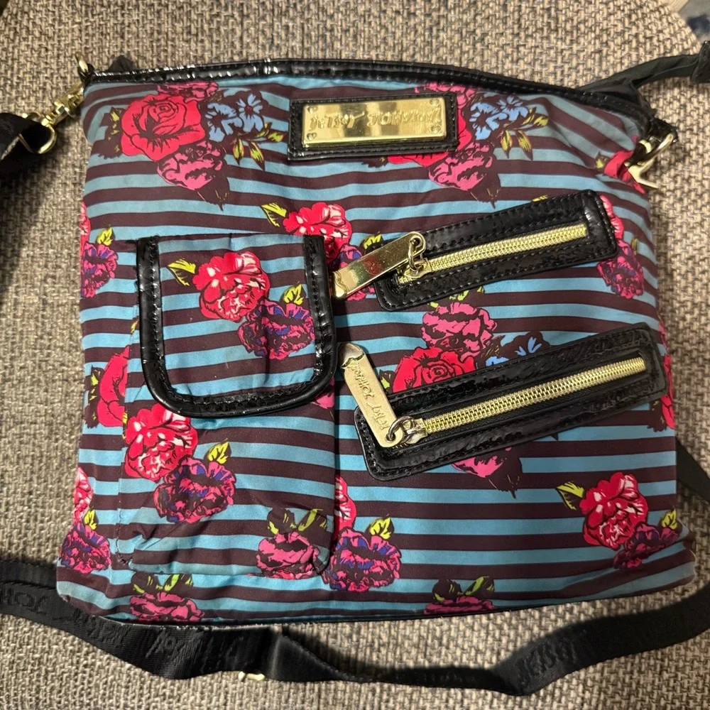 Betsey Johnson floral crossbody Tote + Multi Pockets - Picture 1 of 6
